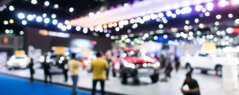 Jak oświetlać ekspozycję produktów?